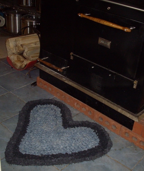 Jean crochet heart rag rug
