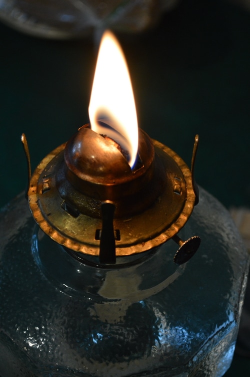how to clean an oil lamp 4