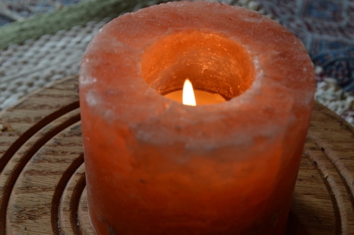 Beeswax tea light candles are one of the easiest candles to make. Even the novice who is just learning how to make a candle will have immediate success with beeswax tea lights.