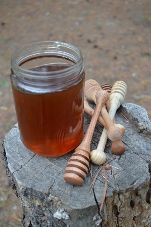 honey pot and honey spurtle