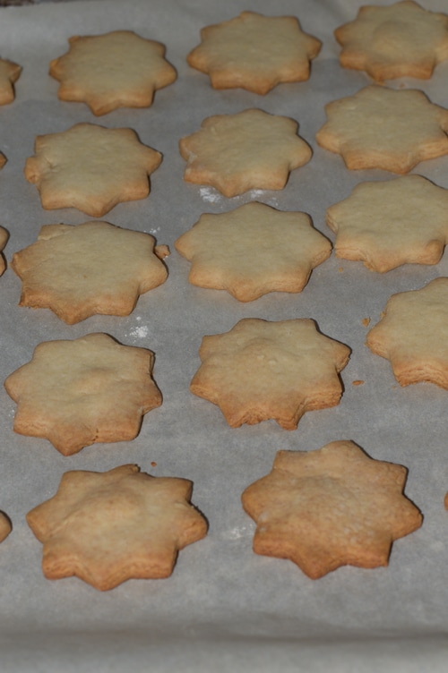 The original shortbread cookie recipe has only 3 simple ingredients, flour, sugar, and real butter. I’ve updated it with organic sugar and unbleached organic flour from Bob's Red Mill. -- Joybilee Farm