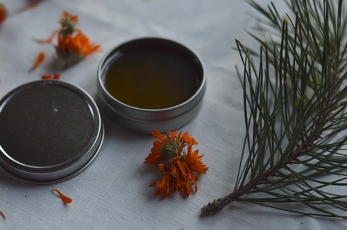 Bayberry in this formula soothes razor burn, relieves itchy, flaking skin, and moisturizes. Hempseed oil is used in this recipe because it is quickly absorbed by the skin, with its own skin healing properties. Calendula and yarrow are added to soothe, relieve inflammation, stop bleeding from nicks, and soothe skin.